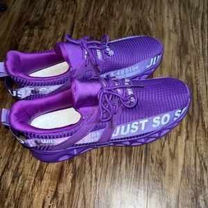 SOLD BRAND NEW Unisex Running/Casual Shoes